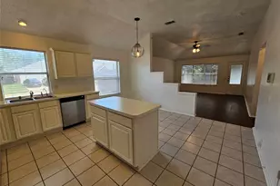 1128 Marshall Dr, Euless, TX 76039 - Photo 9