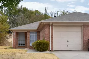 602 Crestridge Ct, Decatur, TX 76234 - Photo 1