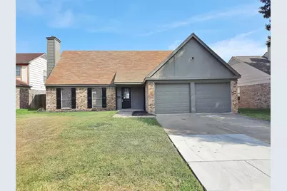 2646 Winslow Drive, Grand Prairie, TX 75052 - Photo 1