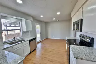 2646 Winslow Dr, Grand Prairie, TX 75052 - Photo 5
