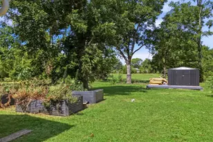 337 N 1st St, Point, TX 75472 - Photo 27