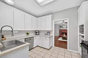 2724 Winterlake Dr, Carrollton, TX 75006 - Photo 9