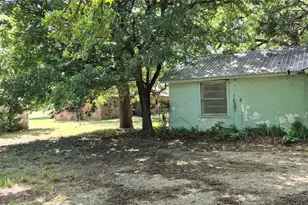166 Seldon Loop, Bowie, TX 76230 - Photo 5