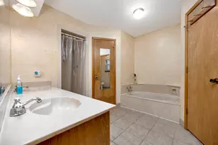 408 Chimney Hill Cir, Mansfield, TX 76063 - Photo 17