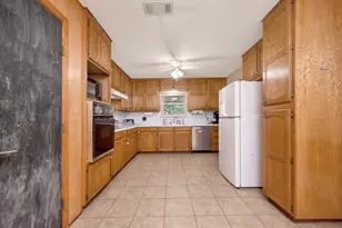 408 Chimney Hill Cir, Mansfield, TX 76063 - Photo 3