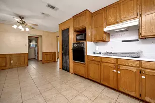 408 Chimney Hill Cir, Mansfield, TX 76063 - Photo 7