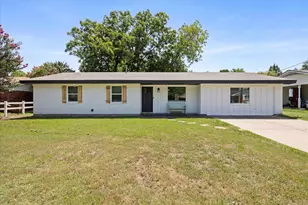 270 Barker St, Stephenville, TX 76401 - Photo 1