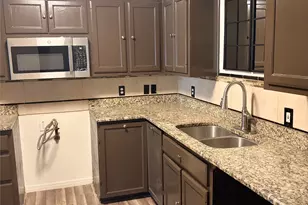2025 Lyle Ave, Waco, TX 76708 - Photo 11