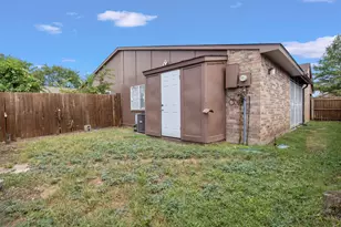 7129 Sorcey Rd, Dallas, TX 75249 - Photo 29