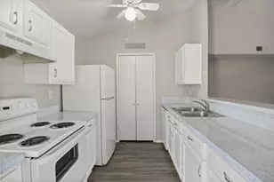 7129 Sorcey Rd, Dallas, TX 75249 - Photo 11