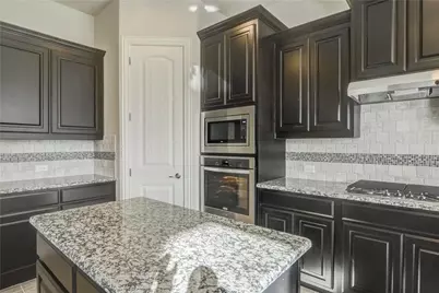 7592 Plowman Lane, Frisco, TX 75035 - Photo 9