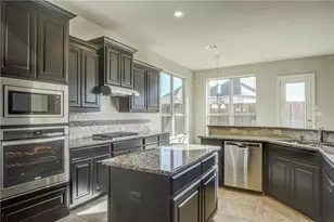 7592 Plowman Ln, Frisco, TX 75035 - Photo 7