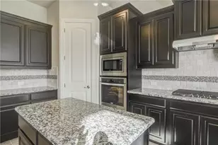 7592 Plowman Ln, Frisco, TX 75035 - Photo 9