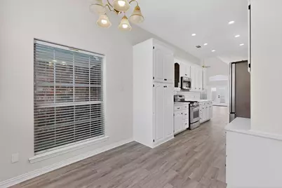 714 Ashbrook Court, Euless, TX 76039 - Photo 11