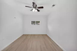 2210 Sycamore Dr, Arlington, TX 76013 - Photo 19