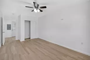 2210 Sycamore Dr, Arlington, TX 76013 - Photo 21