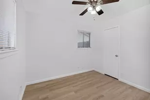 2210 Sycamore Dr, Arlington, TX 76013 - Photo 13