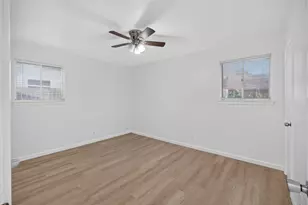 2210 Sycamore Dr, Arlington, TX 76013 - Photo 9