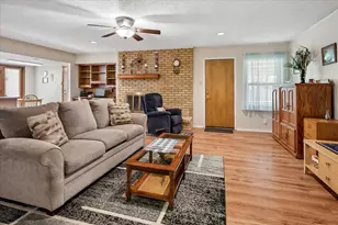 2022 Huntington Dr, Grand Prairie, TX 75051 - Photo 3