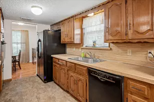 2022 Huntington Dr, Grand Prairie, TX 75051 - Photo 11