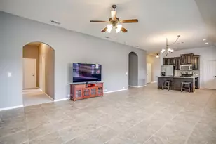 807 Silverthorne Dr, Burleson, TX 76028 - Photo 19