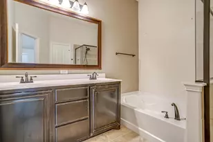 807 Silverthorne Dr, Burleson, TX 76028 - Photo 31