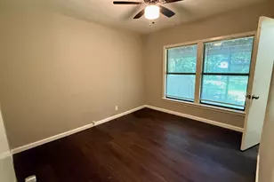215 W Tennie St, Gainesville, TX 76240 - Photo 15