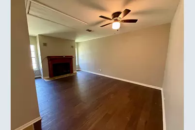 215 W Tennie Street, Gainesville, TX 76240 - Photo 9