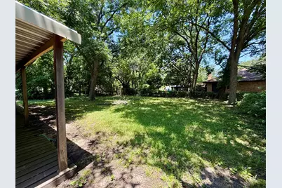 215 W Tennie Street, Gainesville, TX 76240 - Photo 17