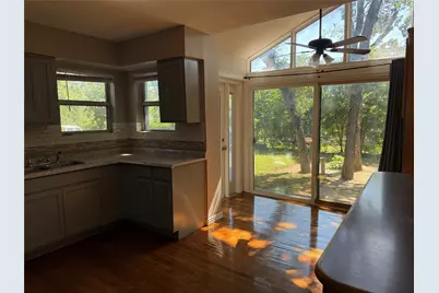 1401 S Oak Street, Arlington, TX 76010 - Photo 3