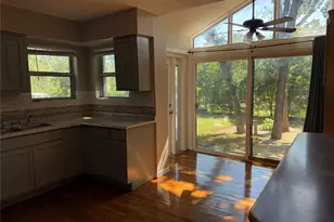 1401 S Oak St, Arlington, TX 76010 - Photo 3