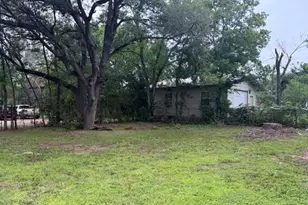 405 E Evans St, Hearne, TX 77859 - Photo 21