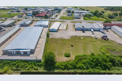 930 N Highway 377, Pilot Point, TX 76258 - Photo 21