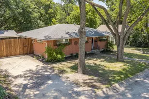 210 Hill St, Farmersville, TX 75442 - Photo 5