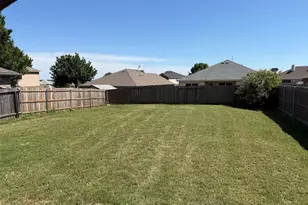 110 Cowpoke Ct, Newark, TX 76071 - Photo 11