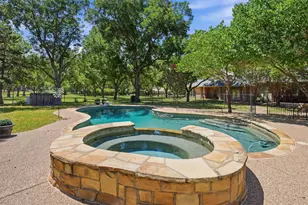 7405 Fox Fire Ct, Granbury, TX 76049 - Photo 35