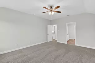 213 Sandstone Cir, Granbury, TX 76048 - Photo 11
