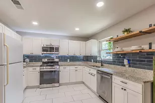 3520 Loganwood Dr, Dallas, TX 75227 - Photo 11