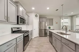 517 Frenchpark Dr, Fort Worth, TX 76052 - Photo 7