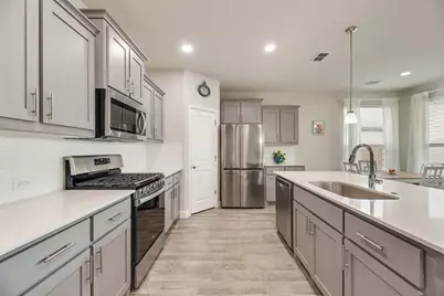 517 Frenchpark Drive, Fort Worth, TX 76052 - Photo 9