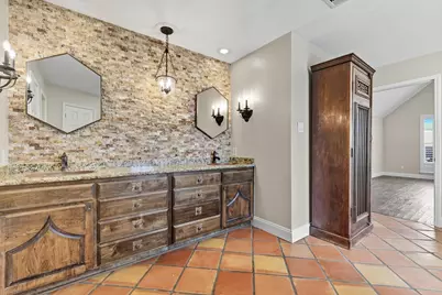 7632 Tallow Drive, Irving, TX 75063 - Photo 15