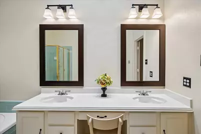 6853 Colonnade Drive, Plano, TX 75024 - Photo 15