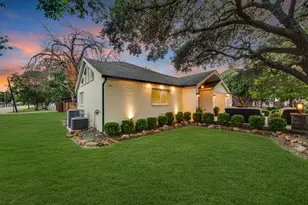 310 Travis St, Roanoke, TX 76262 - Photo 3