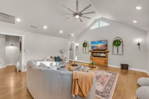 310 Travis St, Roanoke, TX 76262 - Photo 15