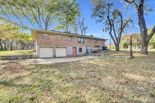 1122 W Main St, Waxahachie, TX 75165 - Photo 17