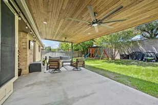 1337 Storm Dr, Bedford, TX 76022 - Photo 25