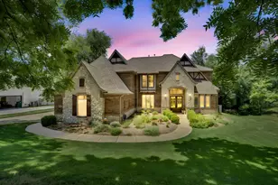 1811 Magic Valley Ln, Cedar Hill, TX 75104 - Photo 3