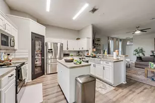 8169 Royal Terrace Ln, Fort Worth, TX 76120 - Photo 5