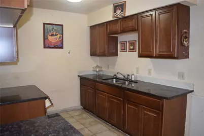 1806 Family Circle, Grand Prairie, TX 75051 - Photo 9