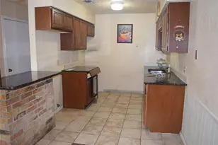 1806 Family Cir, Grand Prairie, TX 75051 - Photo 3